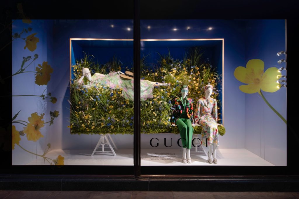 HARRODS’ “REUNION” WINDOWS